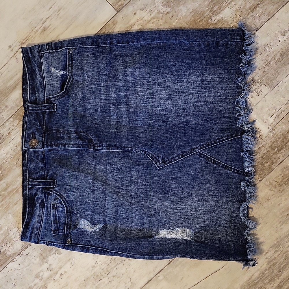 Celebrity Pink Jean Skirt With Fringe